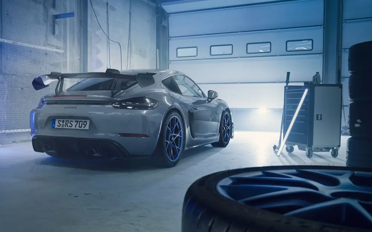 Porsche 718 Cayman GT4 RS