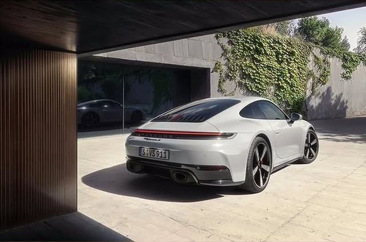 2025 Porsche 911 Carrera S facelift leaked-2
