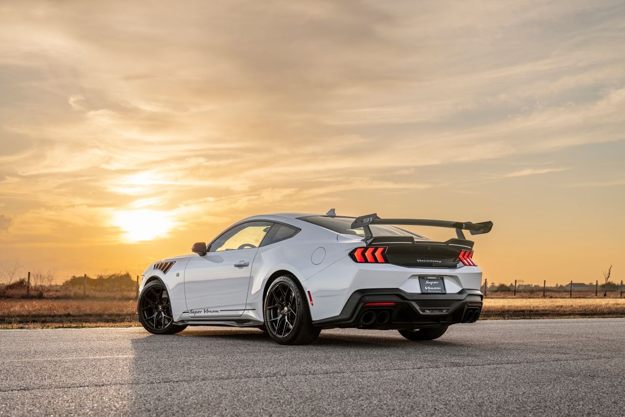 Hennessey-SUPER-VENOM-06