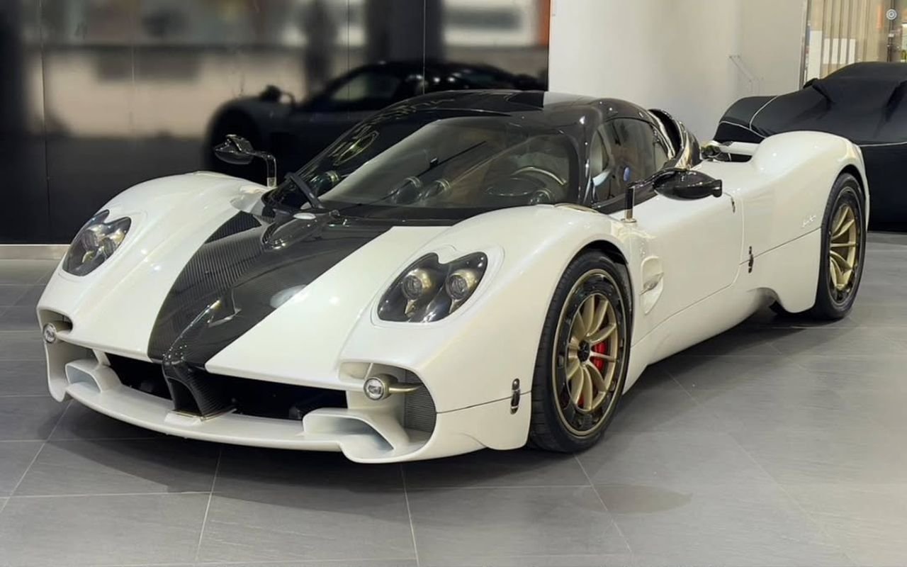Pagani Utopia for sale-1