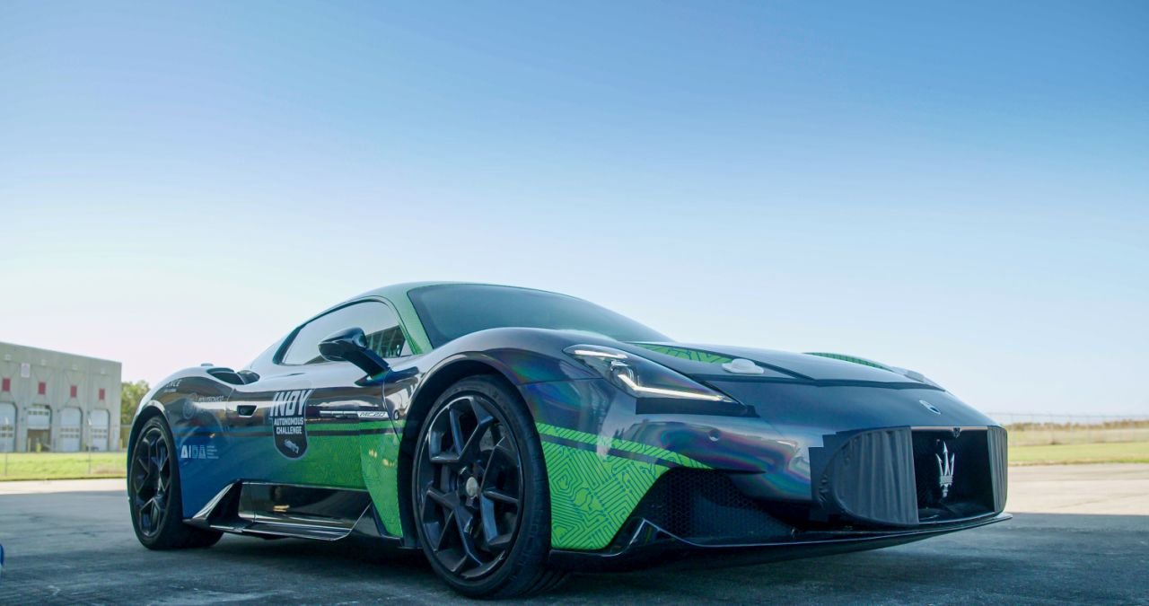 Maserati MC20-autonomous speed record-1
