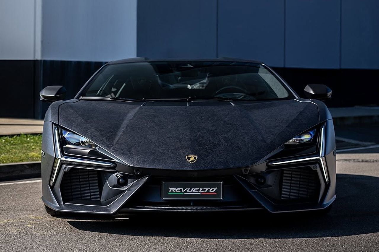 Lamborghini Revuelto Forged Carbon Paint-1