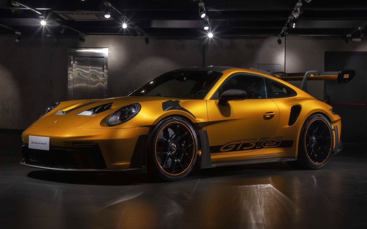 Porsche 911 GT3 RS_Gold_Brazil-1