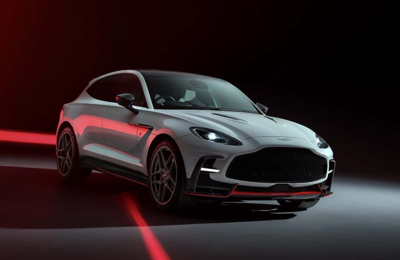 aston-martin-dbx-s