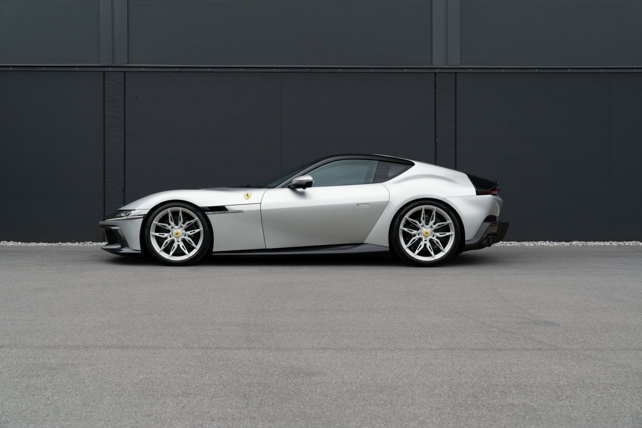 Ferrari 12Cilindri Novitec-4