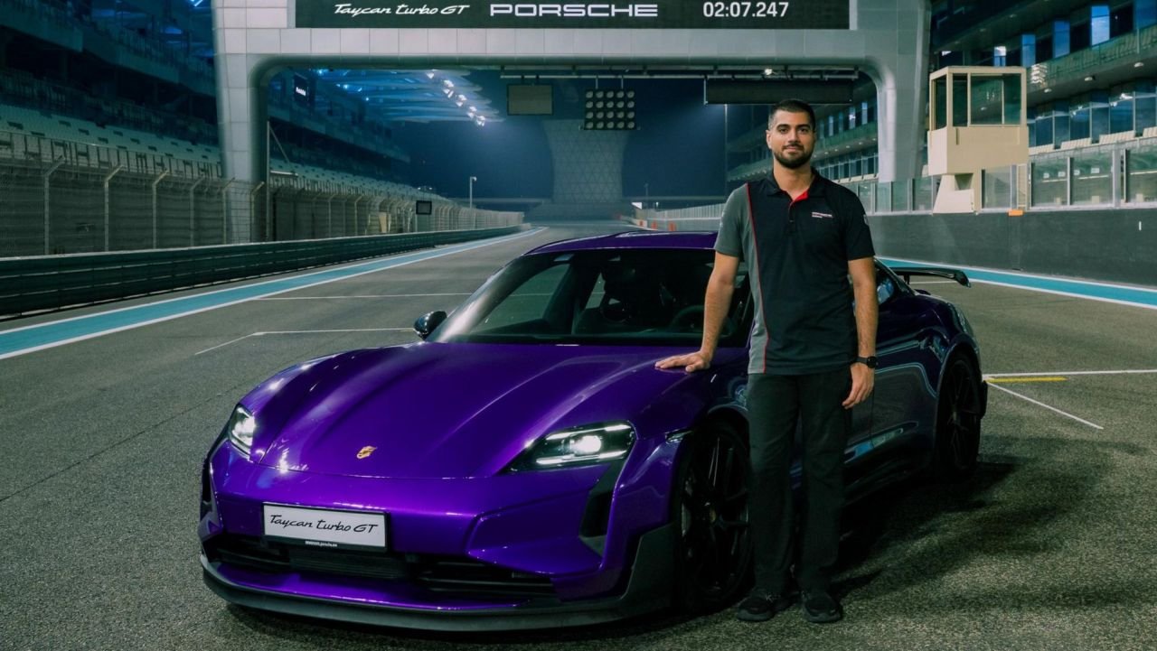Porsche Taycan Turbo GT Yas Marina-2