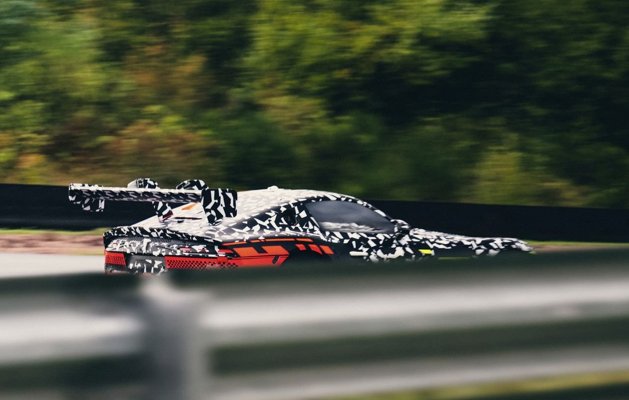 Mercedes-AMG-GT-Track-Sport-Black-Series-2